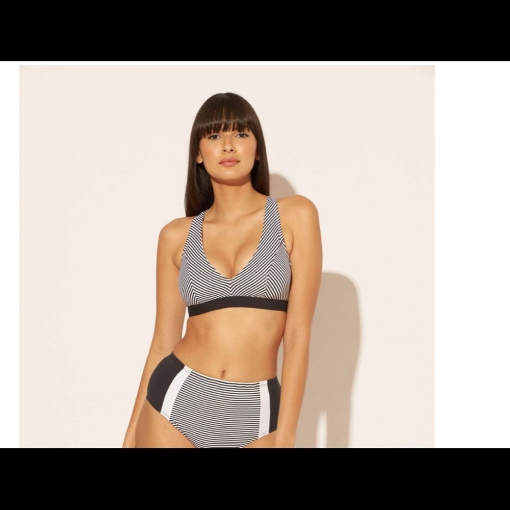 Bleu Rod Beattie Adjustable Strap Bikini Top, D Cup, in Black and White